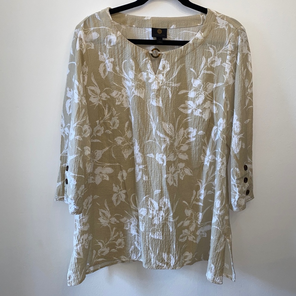 JM Collection Tan with white floral print Tunic Top - Picture 1 of 7